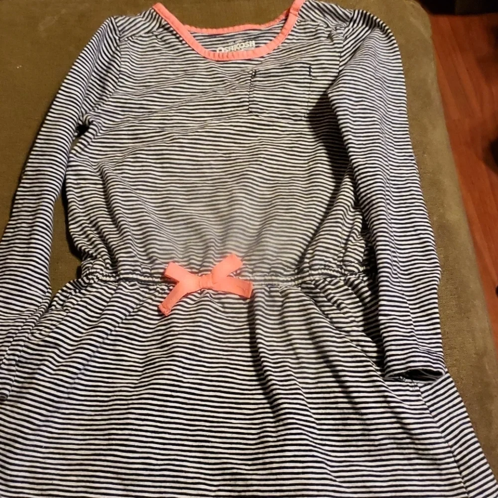 Oshkosh long top size 6